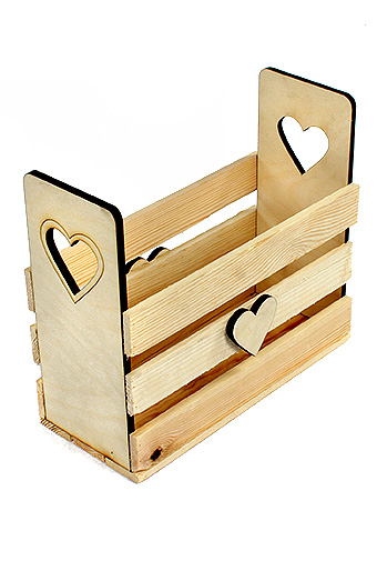 Подарочные Коробка деревянная 605/411-93 прямоуг. c резными ручками- сердце классическое от производителя